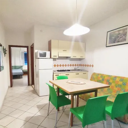 Apartman Bright And Comfortable In *