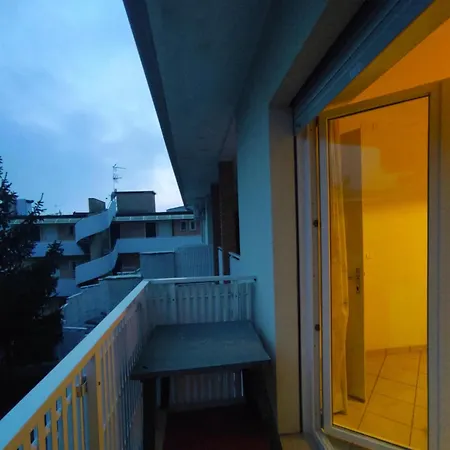 Bright And Comfortable In Apartman