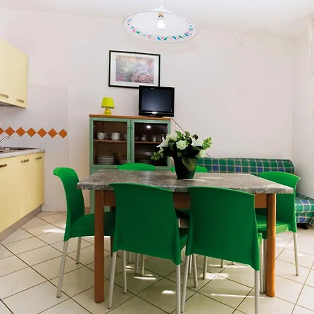 Bright And Comfortable In Apartman