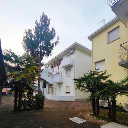 Bright And Comfortable In Apartman