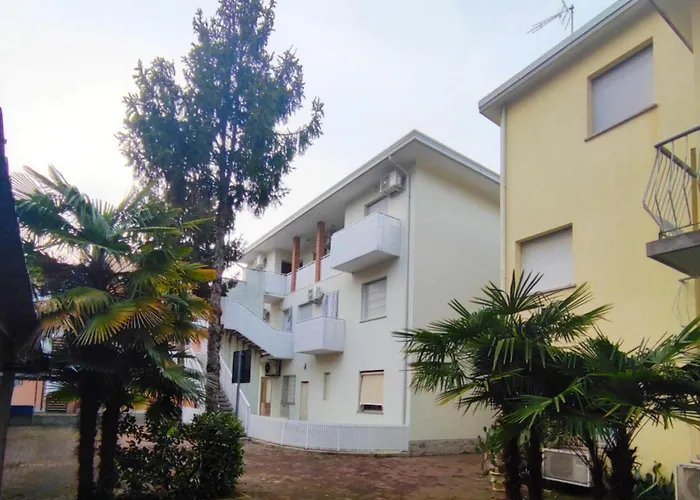 Bright And Comfortable In Apartament