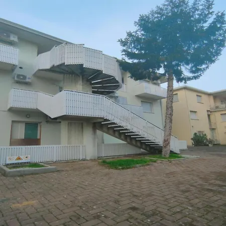 Bright And Comfortable In Apartman